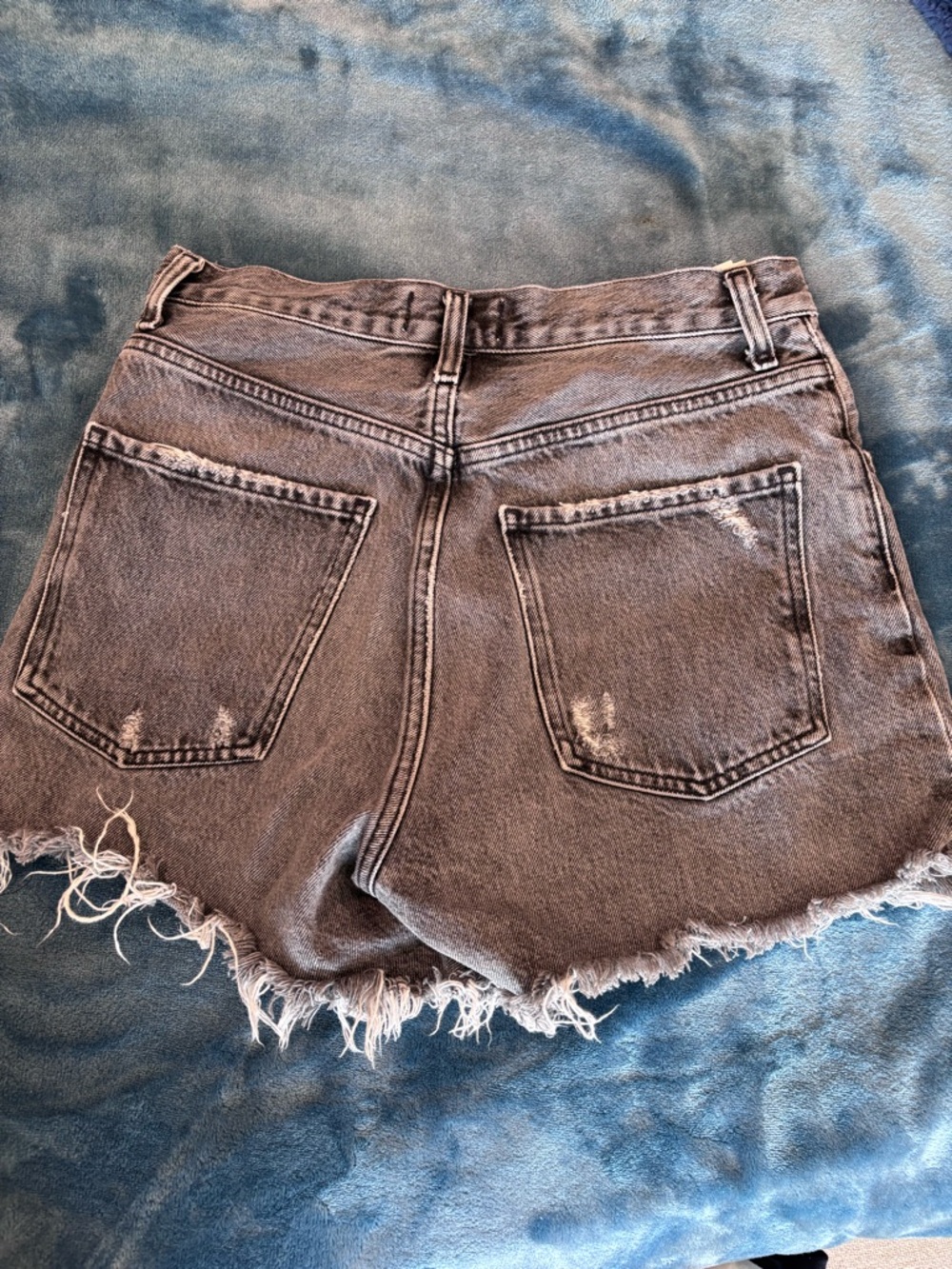 Agolde Distressed High-Rise Frayed Hem Denim Shorts - Gray